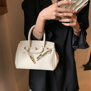 Fashionable Commuter Small Platinum Handbag Single Shoulder Crossbody Bag Womens Bag Stylish Trendy Spring Summer Handbag