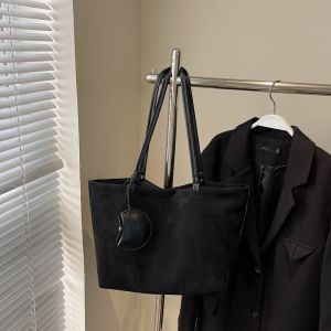 Caramel Suede Large Capacity Tote Bag Womens 2025 New Commuting Shoulder Bag Casual Simple Style Magnetic Buckle Closure