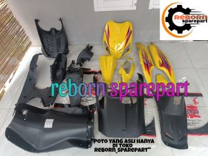 full set cover body halus kasar Yamaha Mio sporty kuning plus striping 2004 bendera - cover body kasar & halus Mio sporty kuning ful set
