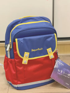 MoonRock Dream Rock กระเป๋าเป้สะพายหลังน้ำหนักเบาสำหรับนักเรียนชั้นประถมศึกษาปีที่ 1 กระเป๋าเป้สะพายหลังแบบมีสายรัดคู่สำหรับเด็ก ป้องกันกระดูกสันหลัง