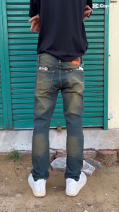 PANTS DE ART กางเกงยีนส์ชาย ทรงกระบอกเล็กกึ่งเดฟ ผ้ายืด รุ่น911 สีฟอกขัดเซอร์ (เป้าซิป) W.28-36