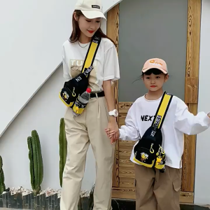 MOUSSON กระเป๋าสะพายข้างเด็กกระเป๋าคาดอกลายการ์ตูน