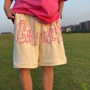 กางเกงขาสั้นตัวอักษร โฟมกางเกงสไตล์อเมริกัน ฤดูร้อนของ ผู้ชาย กางเกงลำลอง ทรงหลวม แฟชั่นอินสปอร์ต