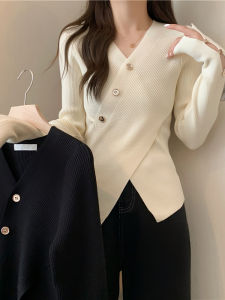 เสื้อถักคอวีเข้ารูปมีดีไซน์นิยมในคนกลุ่มหนึ่งแบบใหม่ฤดูใบไม้ผลิและฤดูใบไม้ร่วงเสื้อตัวในสไตล์ชาเนลไซส์ใหญ่ใส่แล้วดูผอมเพรียวสำหรับสาวอวบ