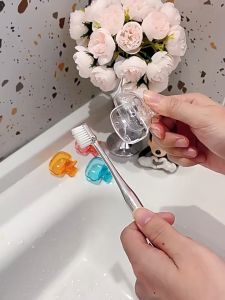 6pcs Portable Toothbrush Cover Clips Plastic Dustproof Protector Cap Travel Bathroom Accessories Toothbrush Head Covers Travel Portable Toothbrush Protector Cap Brush Pod Case Protective Plastic Clip for Travel Containers