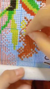 Tranh thêu chữ thập Con rồng vàng thêu kín (về tự thêu) E197