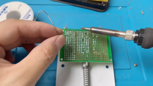 ลวดบัดกรี 63/37 ลวดบัดกรีโลหะ 100g/ม้วน ละลายง่าย ม้วนเล็กลวด 0.8mm 1.0mm 100g สำหรับการเชื่อม