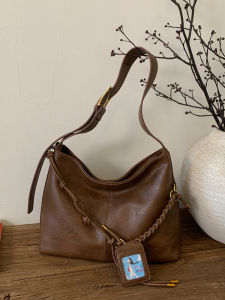 Retro Large Capacity Tote Bag Womens 2025 New Versatile Commuter Single Shoulder Crossbody Bag High-End Underarm Womens Bag