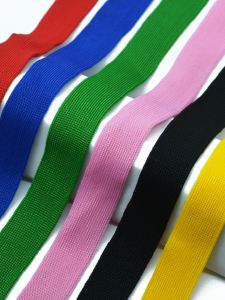 แถบถักยืดหยุ่นเล็กน้อยหลากสีกว้าง2ซม. อุปกรณ์เสริมเสื้อผ้ากางเกงตกแต่งหมวกกระเป๋า DIY แถบสีตัดกันด้านข้าง