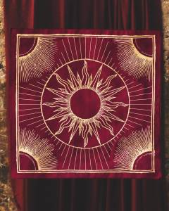 VIKAMA Wine Red Sun Pattern Tarot Tablecloth Retro Witch Altar Cloth Mysterious Ceremony Tablecloth Tarot Card Tablecloth