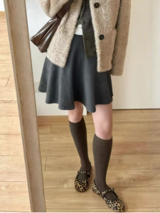 HUOLISI | Slim Fitting Versatile Pleated Knit Skirt Dark Grey