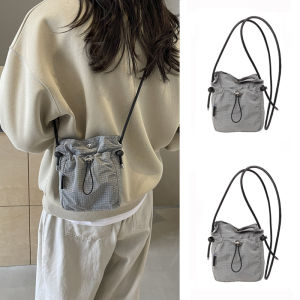 กระเป๋าสะพายข้างผ้าใบไนลอนขนาดเล็กสำหรับผู้หญิง กระเป๋าใส่โทรศัพท์มือถือแบบสะพายข้างลำลอง กระเป๋าสะพายข้างแบบลำลองสำหรับเดินทางในช่วงฤดูหนาวปี 2024