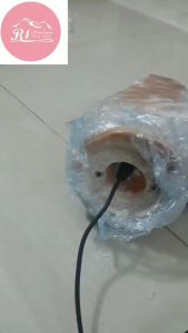 Rabia Int. โคมไฟหินเกลือภูเขาหิมาลัยของแท้ รุ่น Pyramid 4x4x5 น้ำหนัก 2 กก. ฐานหินอ่อนกลม