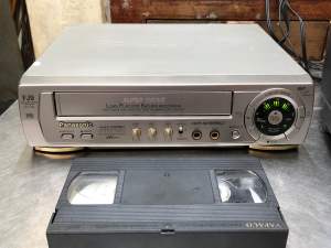 MS1/ Đầu băng VHS Panasonic FJ9 có Hifi sử dụng xem tốt hình ảnh rất nét âm hay