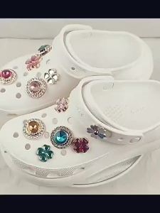 Metal jibbitz cross charm Shoe Buckle metal Pink Gem Four-leaf Clover Alloy Decorative Buckle Fashion Hole Shoe Accessories