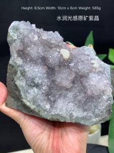 晶镇晶体清透如水 光泽晶莹 | Crystal-clear with a brilliant shine ｜ High transparency with a natural glow cluster