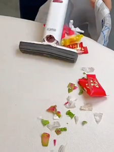 Cosno ไม้ถูพื้นมินิอเนกประสงค์ พร้อมหัวแปรงเปลี่ยนได้และฟองน้ำถอดเปลี่ยนได้ ดูดซับน้ำได้ดี เหมาะสำหรับทำความสะอาดพื้นแห้งและเปียก สะดวกพกพา พร้อมสต็อก ส่งจากกทม