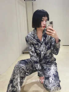 Luxurious Silk Satin Sleepwear Set Blue Background Animal Pattern Womens Three-Piece Home Clothes Eye Mask Included Long Sleeve