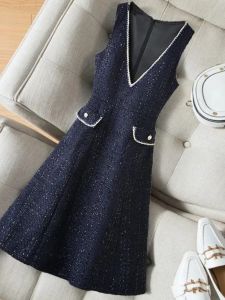 French Style Woolen Vest Dress Shiny Thread Mid-Length Sleeveless A-Line Dress Winter Autumn Season Pure Color V-Neck Dress