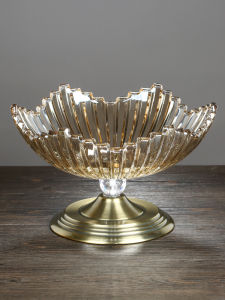 Nordic Style High Aesthetic Fruit Tray Crystal Glass Snack Candy Dry Fruit Tray for Living Room Coffee Table Luxury Flowers