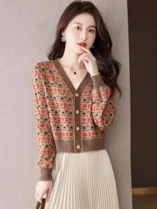 Classic Style Thin Early Spring V-neck Top Knitted Cardigan