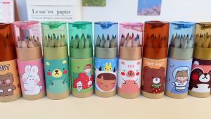 12 Color Pencil Set with Sharpener pensel warna 12 colours colors pen sets mini short in Round Tube door free gift 12 pcs Cute Cartoon Mini Colour Pencil with Sharpener Stationary Set Party Goodies Bag Door Gift Children Gift Reward