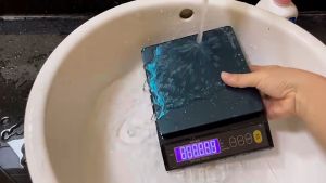 ตาชั่งดิจิตอล กันน้ำ เครื่องชั่งดิจิตอล ความแม่นยำสูง ทนทาน เล็กที่สุด 0.1 กรัม