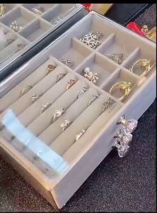 Hộp Đựng Trang Sức 3 Ngăn Vải Nhung Mềm Mịn Thiết Kế Dạng Ngăn Kéo Tiện Lợi Vỏ Trong Suốt Sang Trọng