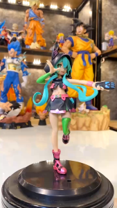 Mô hình Miku đường phố cao 20cm. Mô hình wibu mô hình waifu