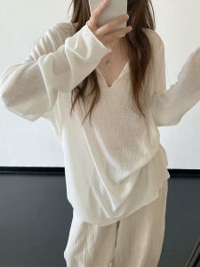 Minimalist Lightweight UV Protection V-neck T-shirt