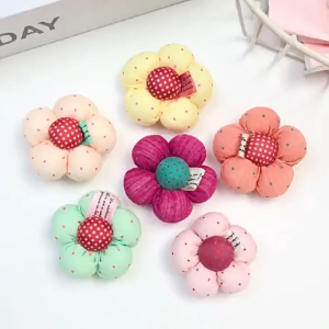 ดอกไม้ ผ้า ดอกไม้ตกแต่ง ดอกไม้ผ้า ลายจุด หลากสี 4cm ตกแต่งชิ้นงาน อุปกรณ์งานฝีมือ  ติดกิ๊บ พวงกุญแจ ยางรัดผม 01