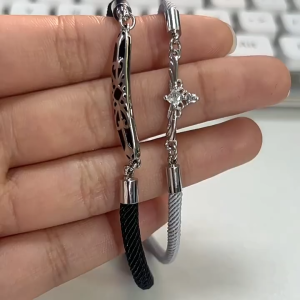 Ganten🍎Gelang Pasangan Korea/Gelang ZirkonTembaga Putih/Hadiah Pasangan Yang Modis Dan Personal COD