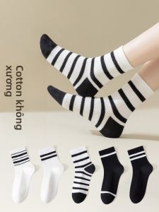 JINGCHI | Tất cotton kẻ sọc dài đến bắp chân cho nữ thấm hút mồ hôi chống mùi màu đen trắng mùa thu đông dễ thương phong cách Nhật Bản