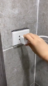 Quạt lắp đui đèn mini tiện dụng moi lúc mọi lơi quạt gắn đui bóng đèn 27 rất tiện đi chuyển..