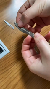 อุปกรณ์เลี้ยงหมู ใบมีดตอนหมู ใบมีดผ่าตัด เบอร์ 11 ใบมีดเบอร์23