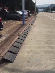 Bục Dắt Xe Máy Bậc Dắt Xe Ô Tô Xe Máy Bục Dắt Xe Cầu Dắt Xe Vỉa Hè Dốc Bục Lên Xuống Xe Nhựa KIBa Plastic