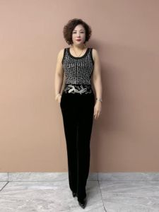 Elegant Embroidered Velvet Wide Leg Pants Straight Cut Long Trousers for Middle-Aged And Elderly Mothers Perfect Match All Year round