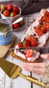 Natures Charm เนเจอร์ชาร์ม นมมะพร้าวข้นหวาน กะทิข้นหวาน Sweetened Condensed Coconut Milk (320g)