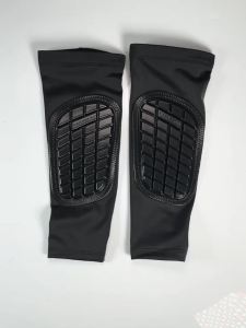 1Pair Football Soccer Shin Guards Shin Guard Sleeves for Men Women Protective Soccer Equipment High Impact Resistant Breathab