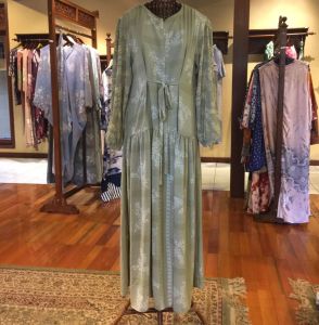 Ataya Dress by Dian Pelangi LIMITED EDITION Baju Maxi Gamis Abaya Kaftan Gaun Outfit Busui Pesta Pernikahan Kondangan Casual Formal Wanita Hijaber Cantik Anggun Modis Modern Elegan Mewah Model Korea Terbaru Motif Batik Cap Hand Made Kekinian