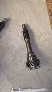 A cơ hộp số chính 140 145 lắp cho xe ô tô 35 đến 6 tấn 19 răng chéo 26 răng chuột 10 then dài 30cm cổ đáy 42cm 46cm phổ biến