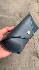 Bao Da Đựng Kính Đeo Thắt Lưng Màu Xanh Navy Rất Đẹp