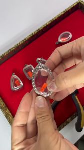 { "กรอบพระ/ตลับพระสแตนเลสลายไทย ทรงรูปหล่อ" }