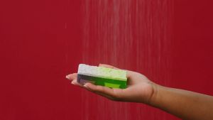 LUSH สบู่ก้อน ธรรมชาติ BAKED ALASKA SOAP 110g (CHRISTMAS EXCLUSIVE)