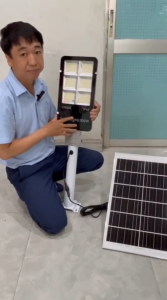 Đèn đường năng lượng mặt trời 300w