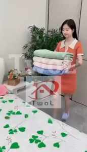 TwoL Japanese-style large thick coral fleece bath towel super absorbent quick-drying household