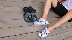 New39-49  Travel Joy L9099   Hole Shoes   46-49   Add one yuan