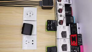 3-In-1 Universal Adapter Global Travel Conversion 3-Socket Converter Us/Au/Eu/Uk 6A/100-250V