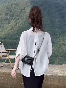 เสื้อเชิ้ตผ้าชีฟองกันแดดสำหรับผู้หญิงในฤดูร้อน แขนยาว ปกเปิดหลัง สายรัด เสื้อคลุมกันหนาวแบบบาง เสื้อคลุมกันหนาวแบบสวมสบาย