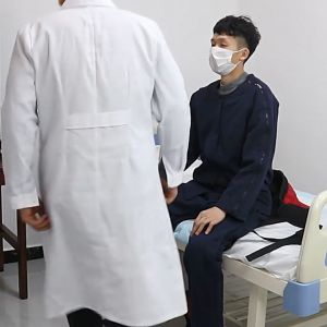 ลิฟท์ผู้ป่วยสลิง Carrier บันไดเลื่อนสายพานลำเลียง อพยพผู้ป่วยลิฟท์สลิงผ้าห่มสำหรับผู้พิการสูงอายุ